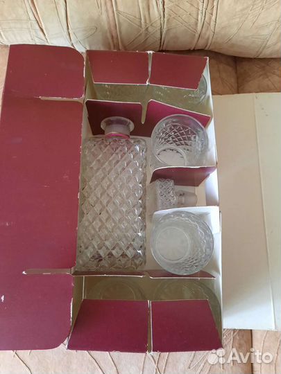 Набор бокалов и штофа для виски