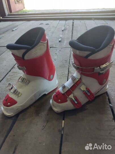 Горнолыжные ботинки atomic