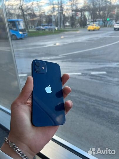 iPhone 12, 64 ГБ