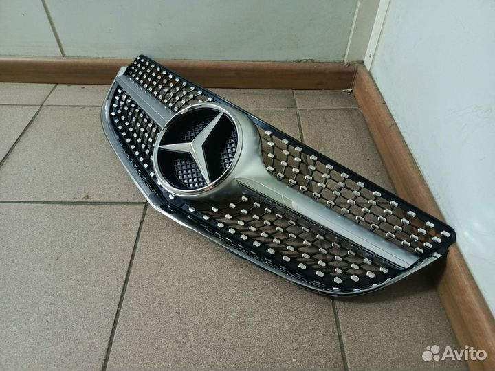 Решетка радиатора Mercedes W207 Diamond Рестайлинг