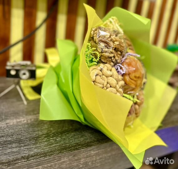 Букеты на 8 марта из сухофруктов и орехов