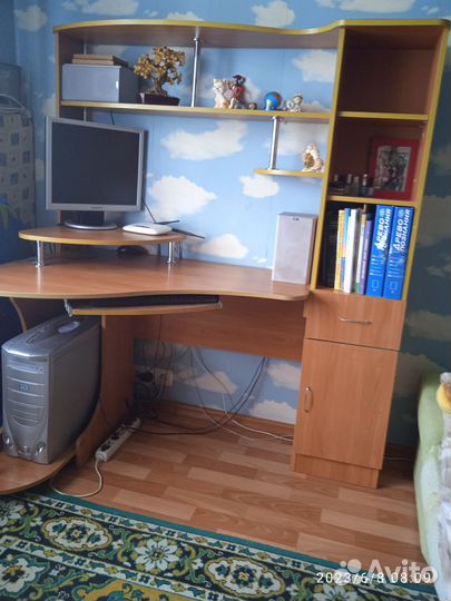 Компьютерный столик бу