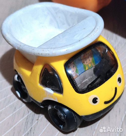 Машинки с кубиками на верёвке