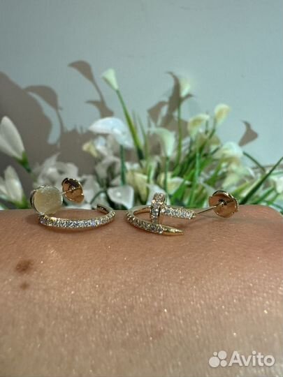 Серьги гвоздики cartier