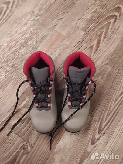 Лыжные ботинки