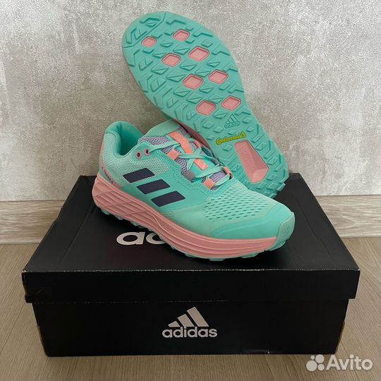 Кроссовки adidas