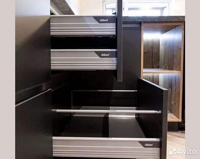 Кухонный гарнитур в стиле модерн