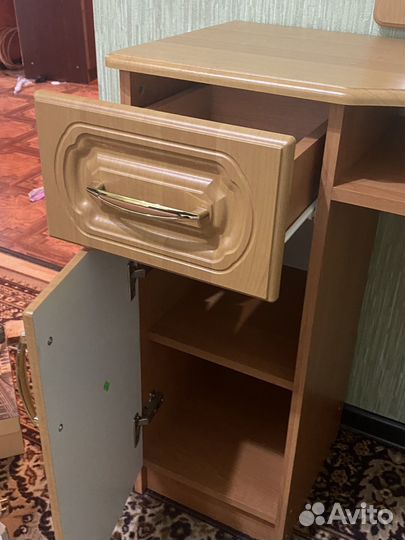 Туалетный столик бу