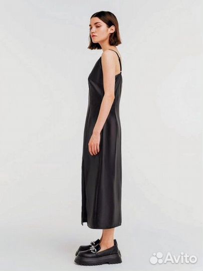 Платье атласное новое