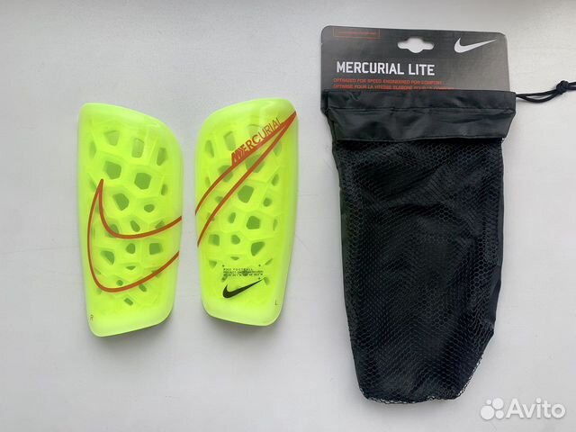 Футбольные щитки