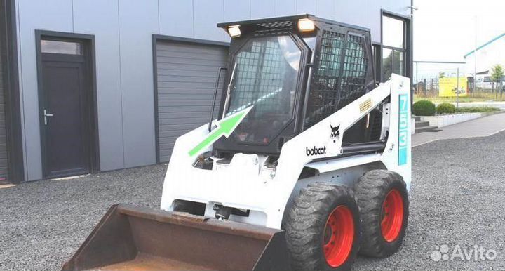 Стекло лобовое дверное Bobcat 751 / 753 (бобкет)