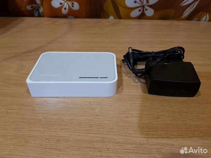 Коммутатор TP-Link TL-SF1005D