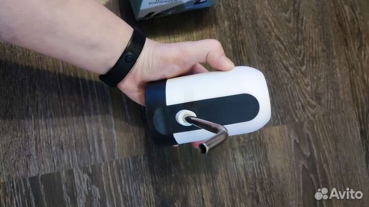 Помпа для воды на бутылку