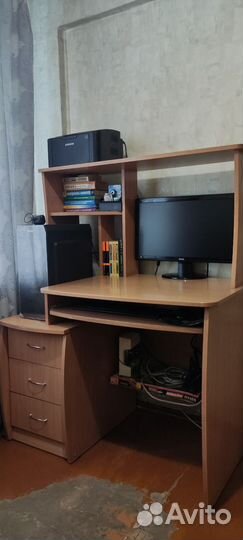 Компьютерный стол