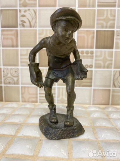 Бронзовая статуэтка СССР
