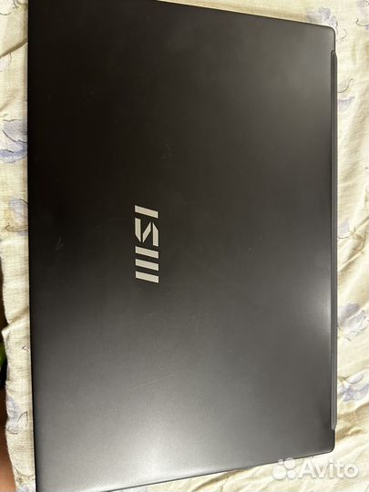 Ноутбук msi modern b5m-001XRU