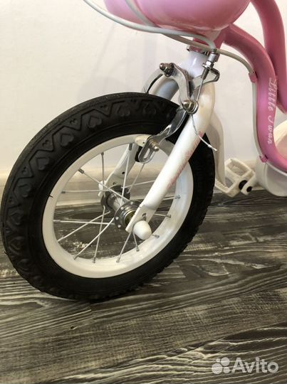 Детский велосипед Royal baby little swan 12