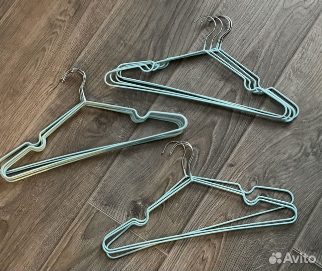 Плечики прорезиненые новые