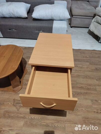 Тумба с выдвижными ящиками