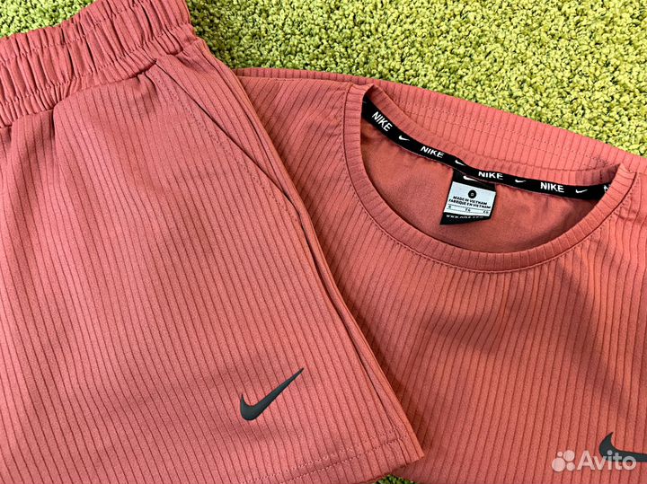 Спортивный костюм / Nike / футболка + шорты