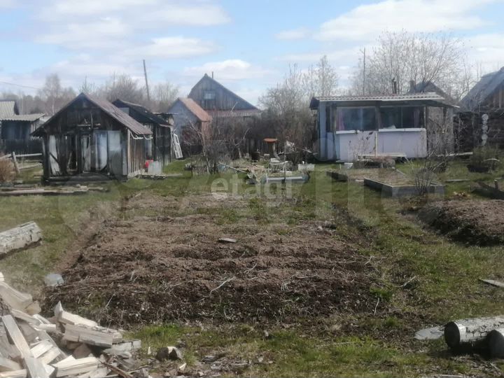 Дача 20 м² на участке 8 сот.