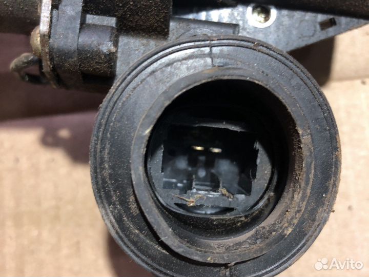 Задний левый стеклоподъемник Lifan X50