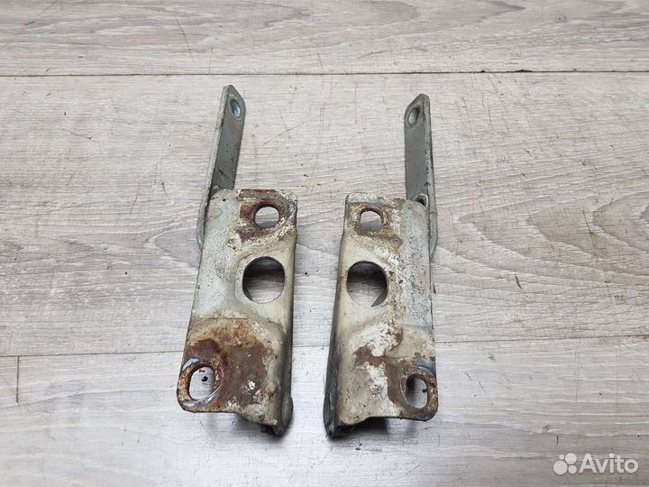 Петли капота Volkswagen Pointer