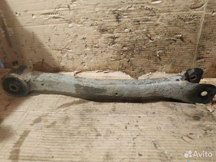 Рычаг задний левый Mitsubishi Pajero