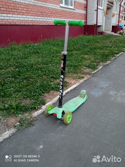 Продаю самокат детский бу