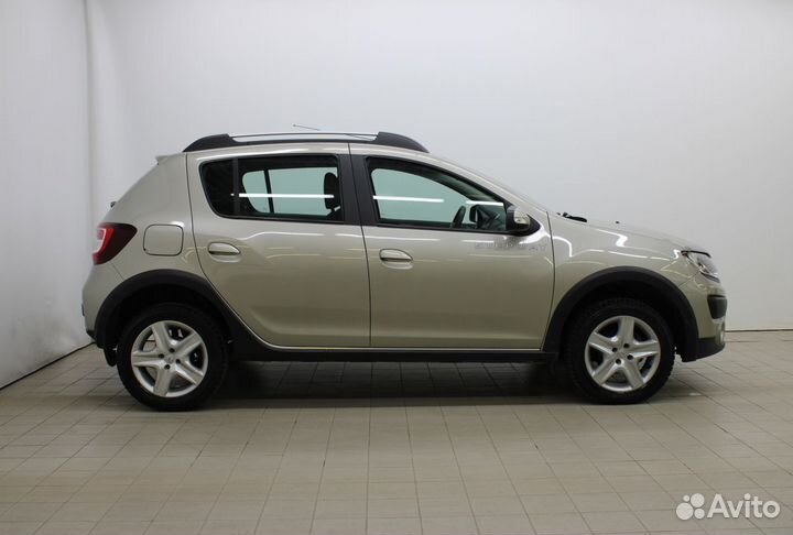 Renault Sandero Stepway 1.6 МТ, 2018, 42 103 км