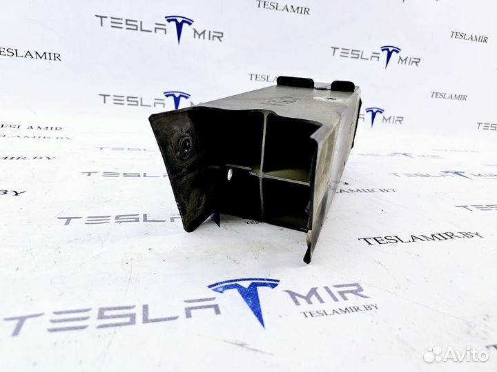 Удлинитель лонжерона (клык) левый Tesla Model 3