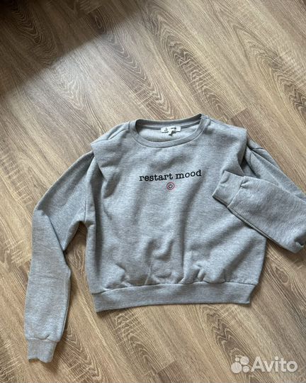 Свитшот новый