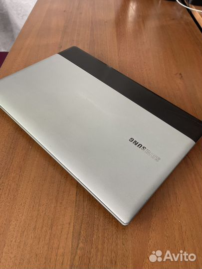 Ноутбук Samsung rv520