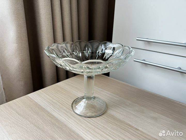 Хрустальная ваза для фруктов на ножке