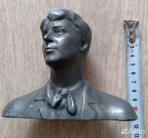 Бюст Есенина