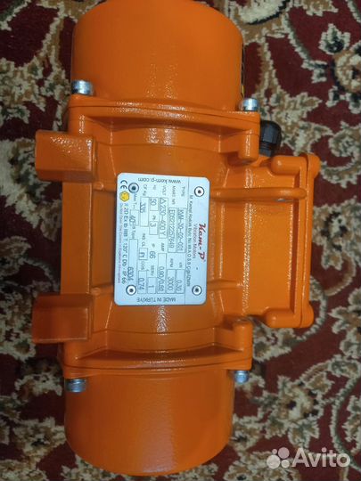 Промышленный вибрационный двигатель KVM