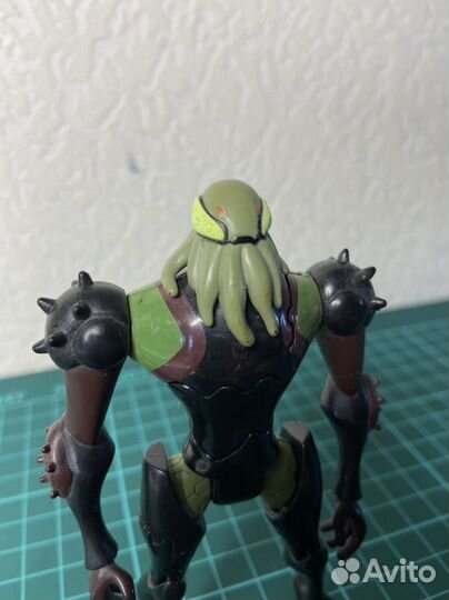 Вилгакс (Бен 10), фигурка + человек огонь