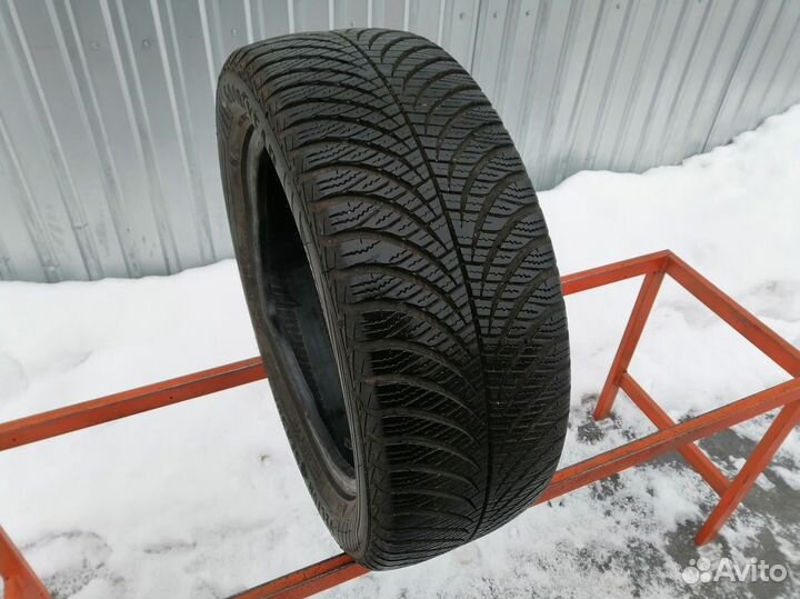 Goodyear Vector 4Seasons Gen-2 205/55 R16 84V