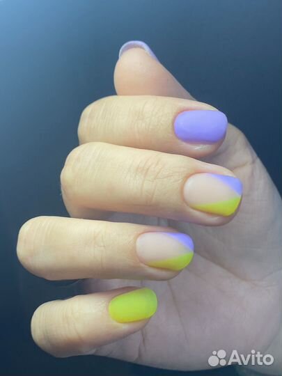 Модель на маникюр