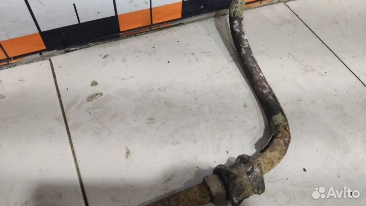 Стабилизатор задний Toyota Avensis 2 T250