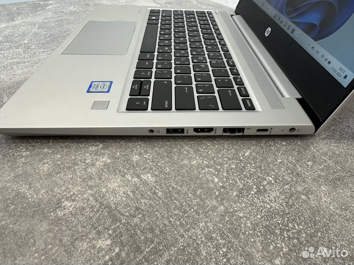 Ноутбук HP i3 8gb