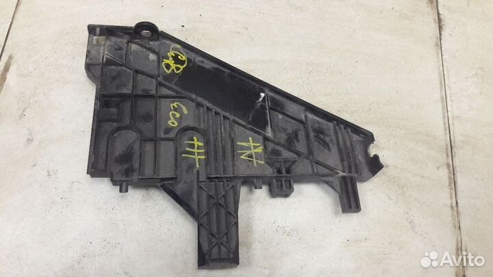 Кронштейн фары правый Land Rover Freelander