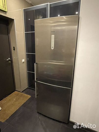 Холодильник Siemens KG46NA73