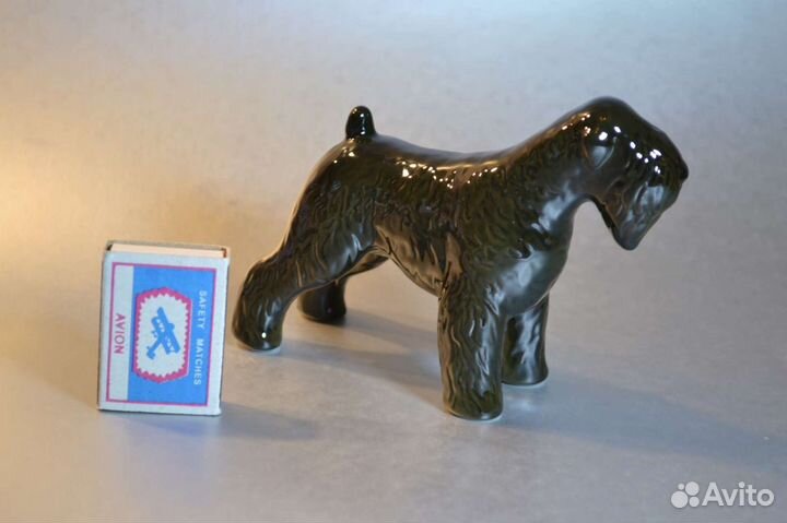Терьер фарфоровая статуэтка