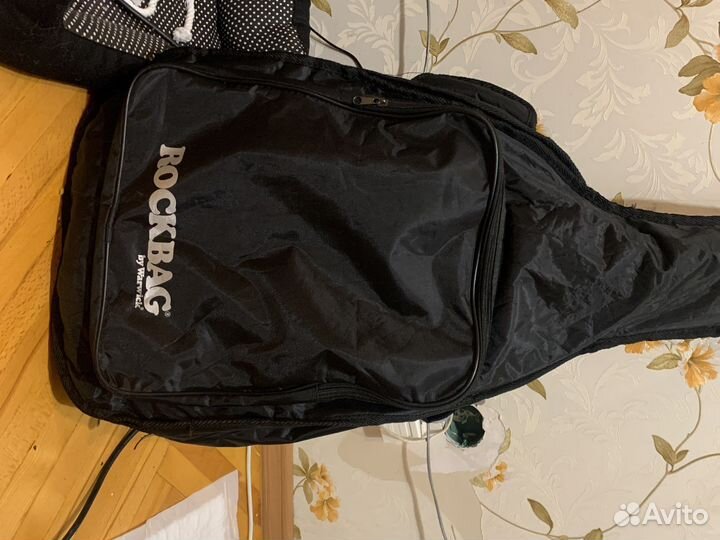 Акустическая гитара