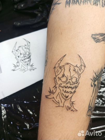 Модель на тату, татуировка