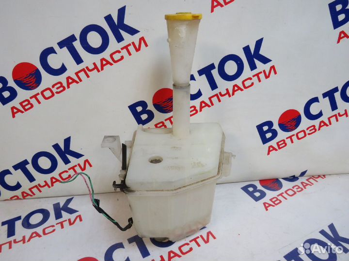 Бачок омывателя nissan sunny B14, SB14, HB14, SNB1