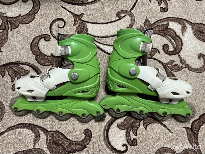 Роликовые коньки