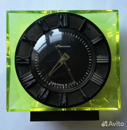 Часы механические настольные «Молния», СССР