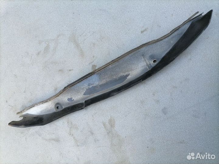 Накладка переднего крыла прав. для Mazda 626 (GE)